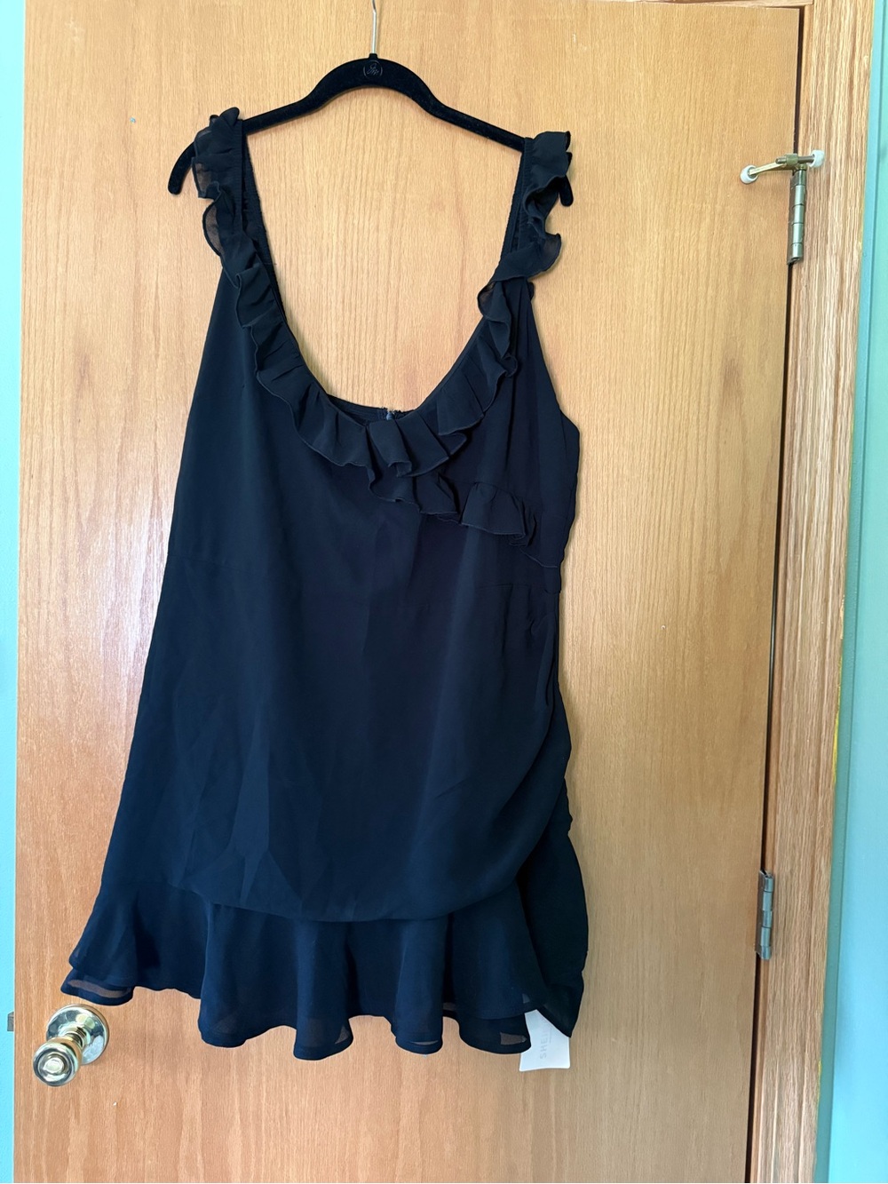 SHEIN Black Ruffle Trim Sleeveless Camisole